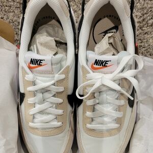 Nike Women Nike Waffle Debut Sneakers